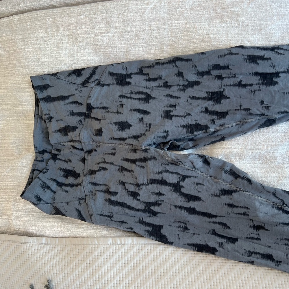 Lululemon jacquard invigorate tight